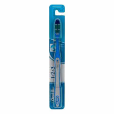 ESCOVA DENTAL ORAL B CLASSIC LIMPEZA BRILHANTE